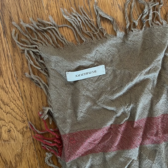 Burberry Merino Wool Plaid Print Shawl - Picture 4 of 4